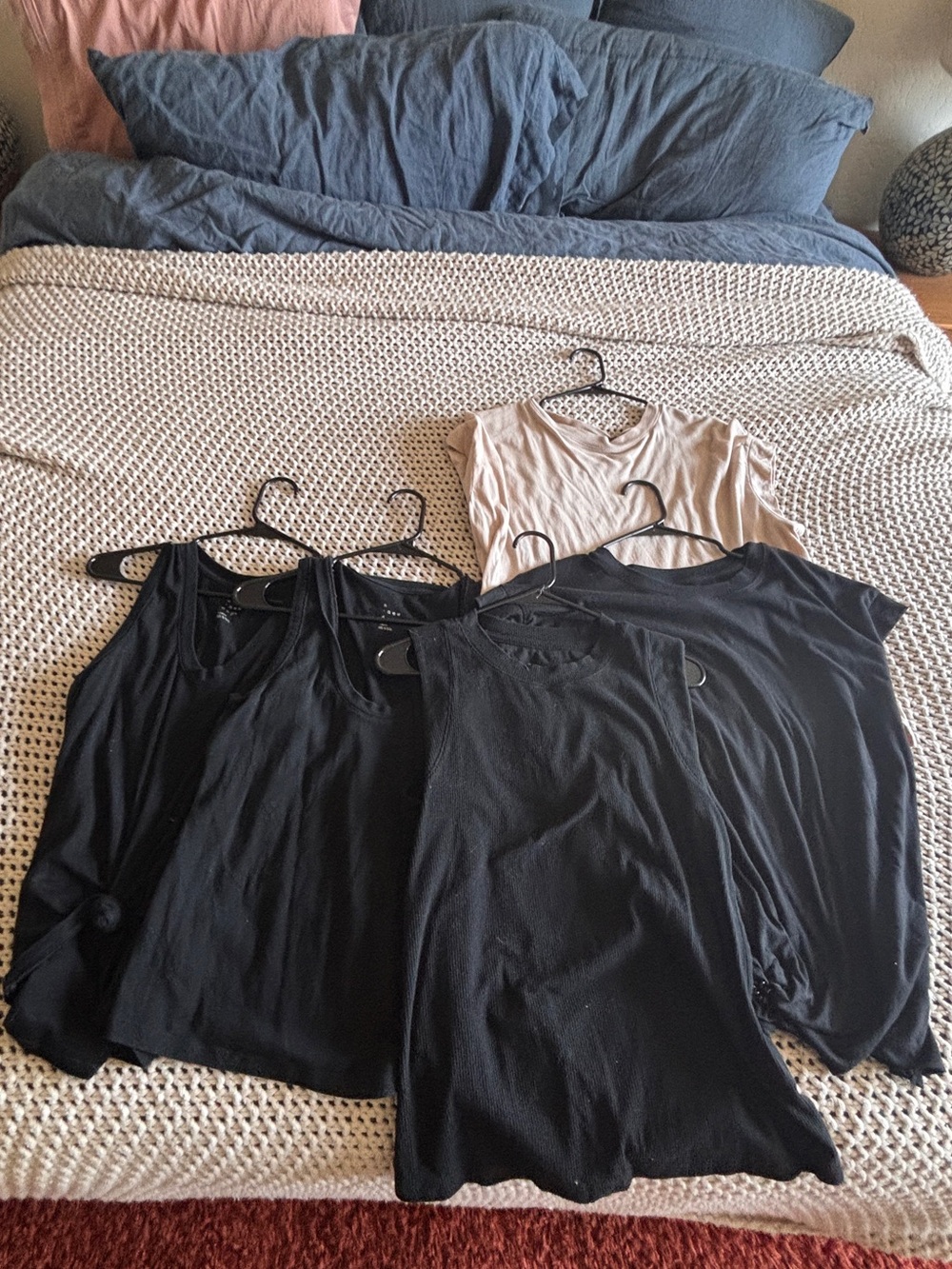Lot of 5 Women's Tank Tops and Tees - Black and Blush (new day essentials) large